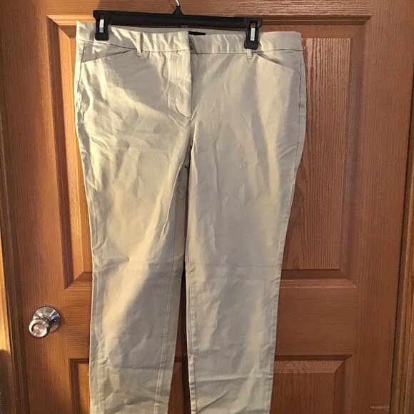 Liz Claiborne Career Emma Classic Khaki Pants - Picture 1 of 2